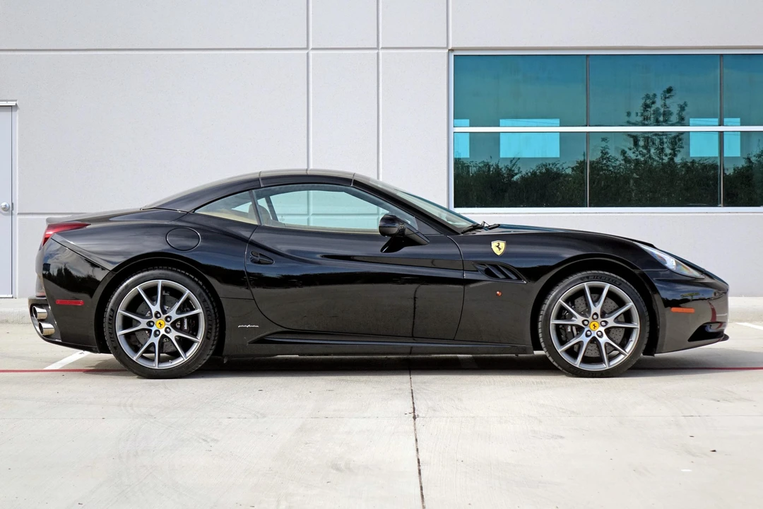 2011 Ferrari California - Image 8 of 31