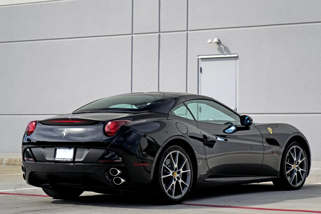 2011 Ferrari California - Image 11 of 31