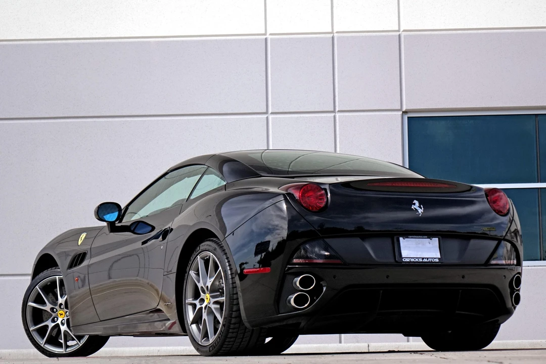 2011 Ferrari California - Image 14 of 31