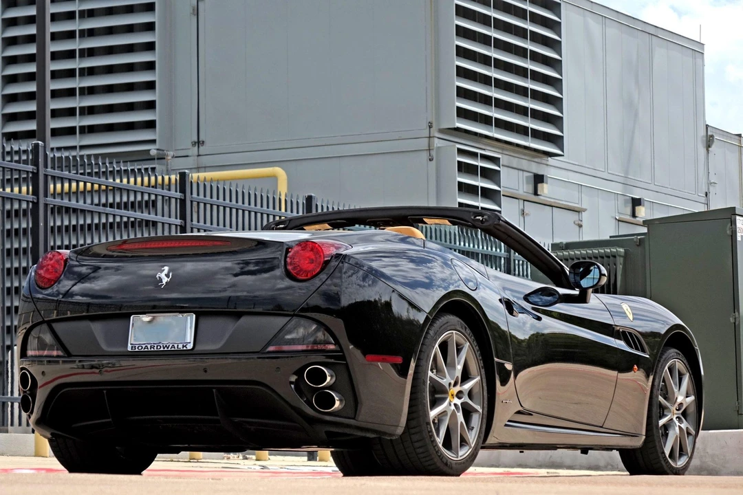 2011 Ferrari California - Image 10 of 31