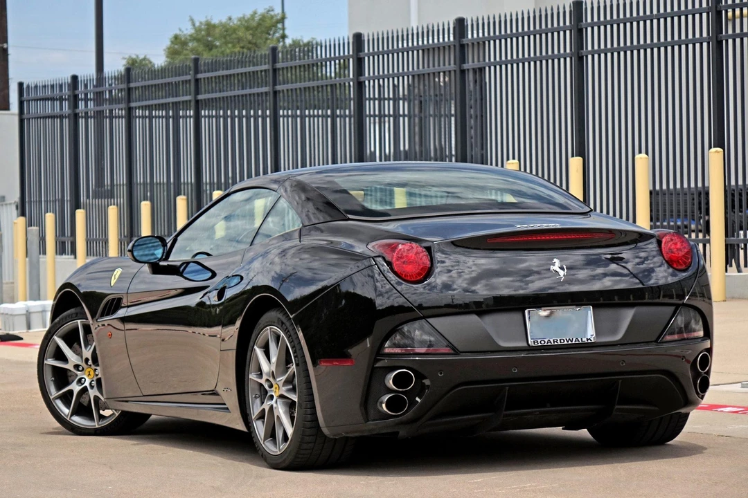 2011 Ferrari California - Image 15 of 31