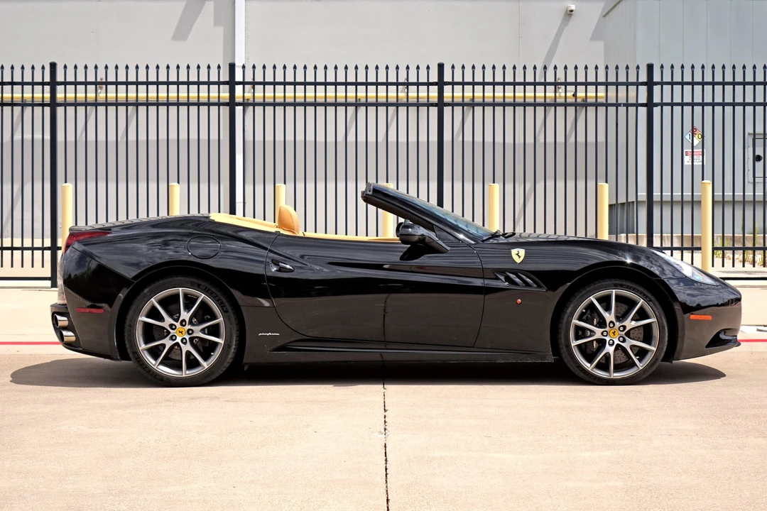 2011 Ferrari California - Image 9 of 31