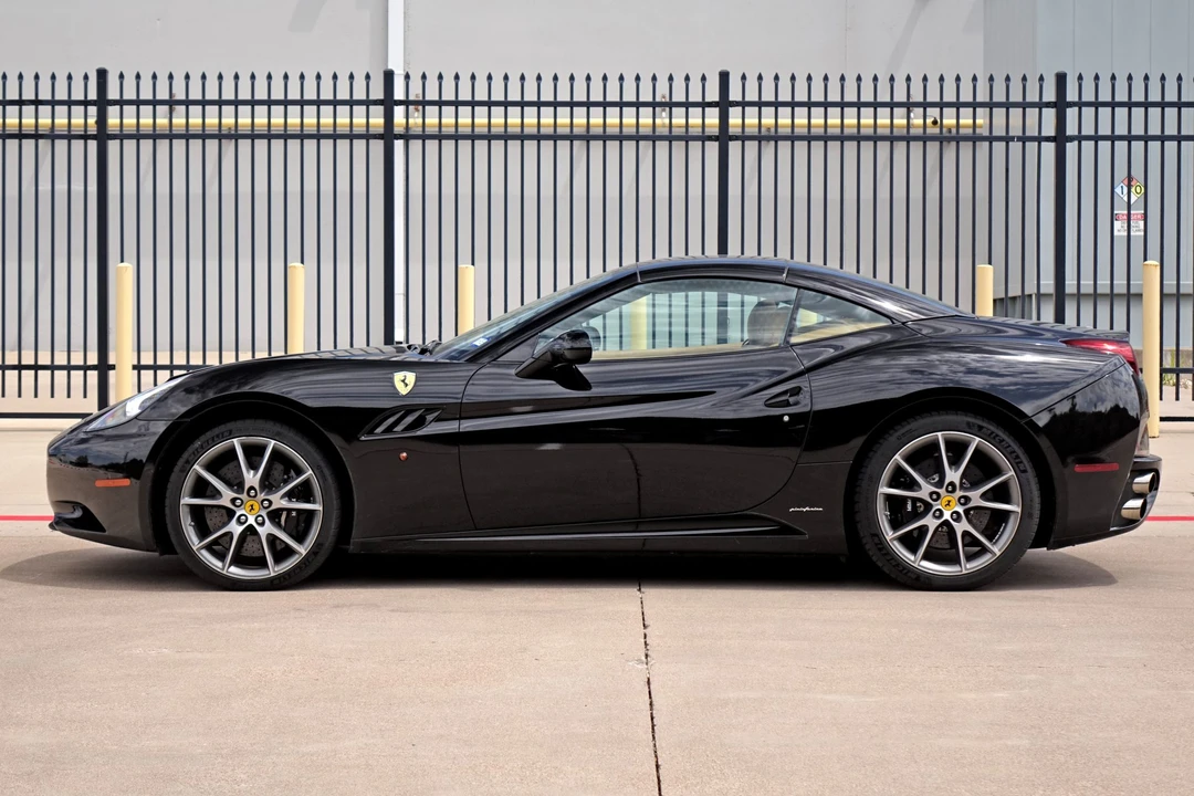 2011 Ferrari California - Image 17 of 31