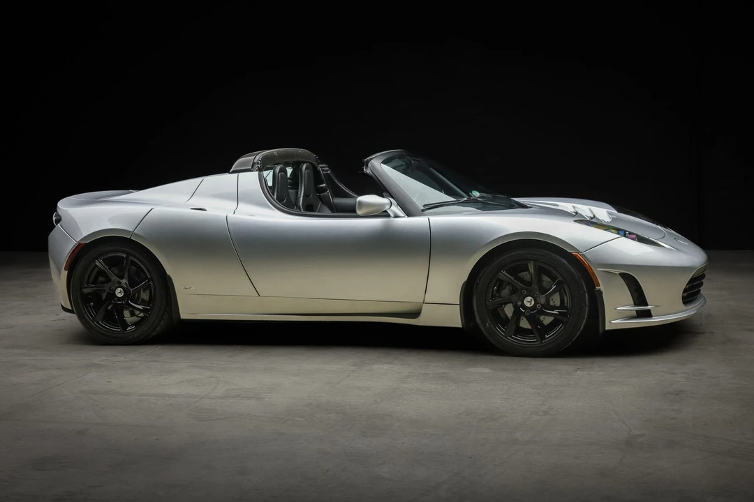 2011 Tesla Roadster - Image 23 of 31