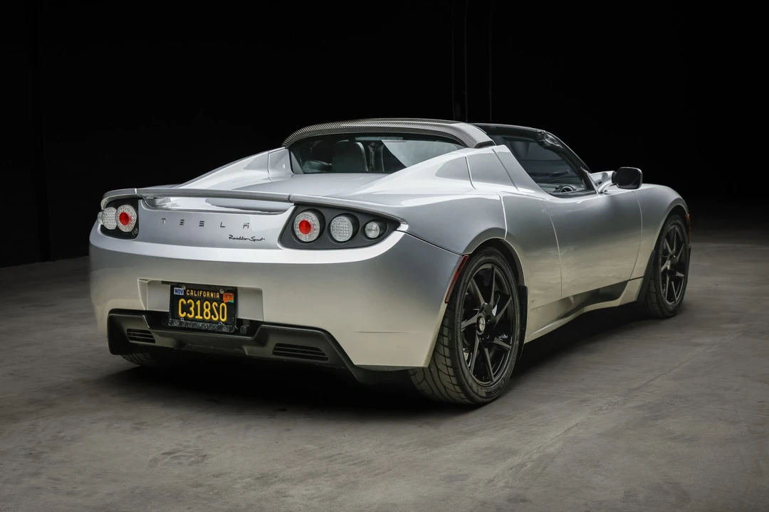2011 Tesla Roadster - Image 17 of 31