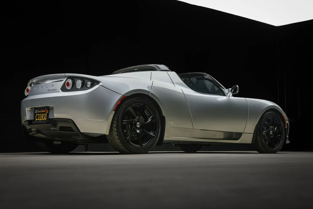2011 Tesla Roadster - Image 18 of 31
