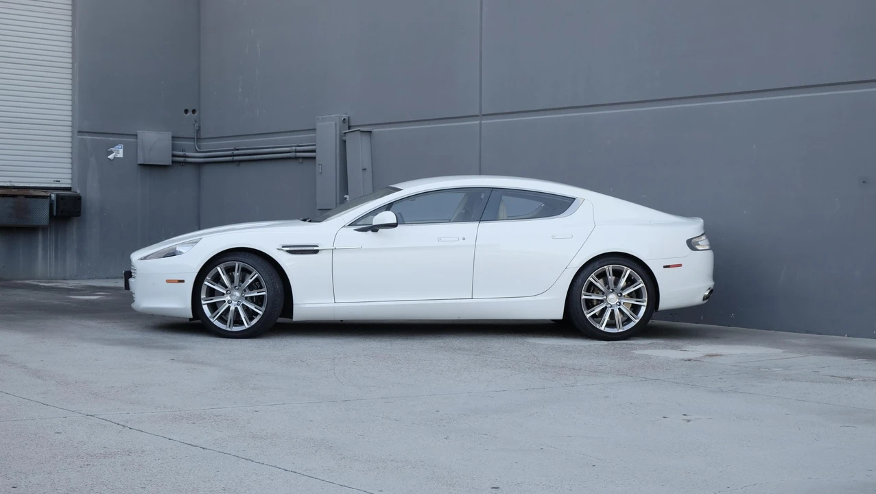 2012 Aston Martin Rapide - Image 25 of 31