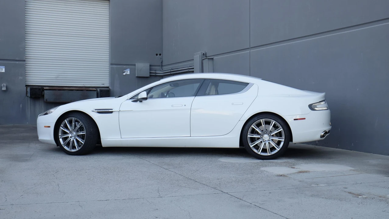 2012 Aston Martin Rapide - Image 24 of 31