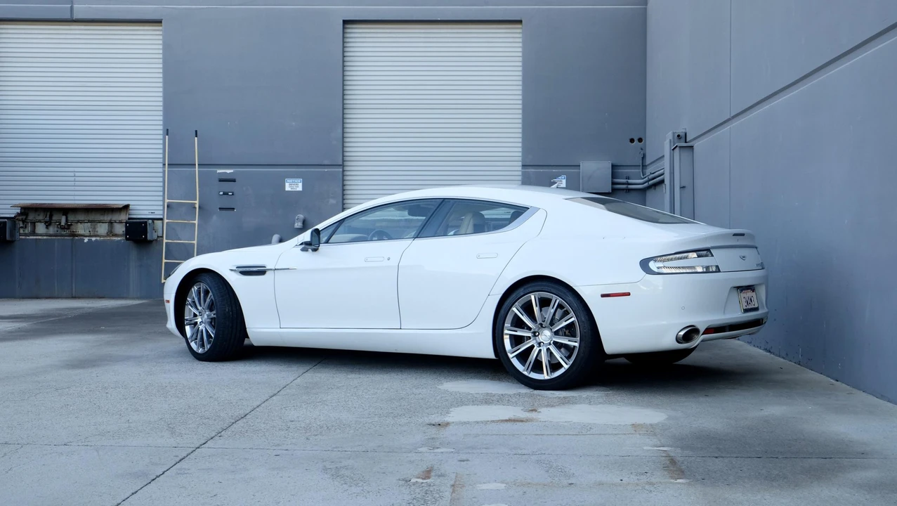 2012 Aston Martin Rapide - Image 23 of 31