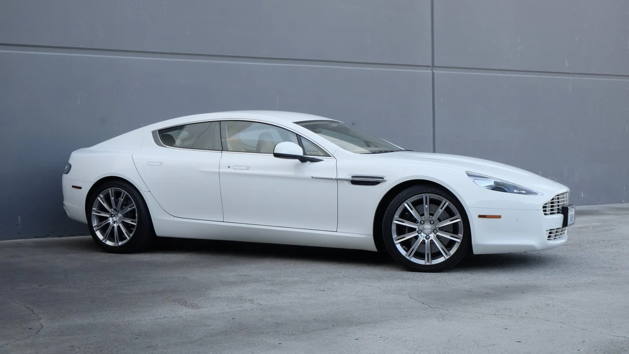 2012 Aston Martin Rapide - Image 17 of 31