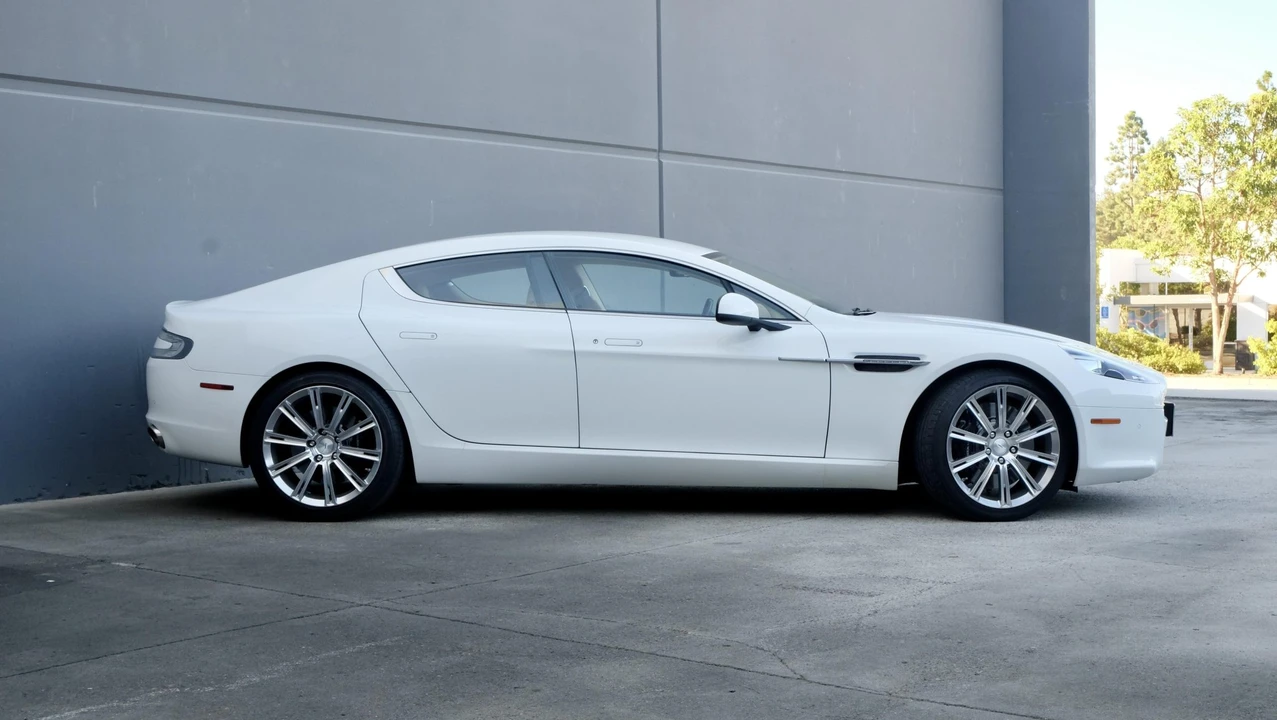 2012 Aston Martin Rapide - Image 18 of 31