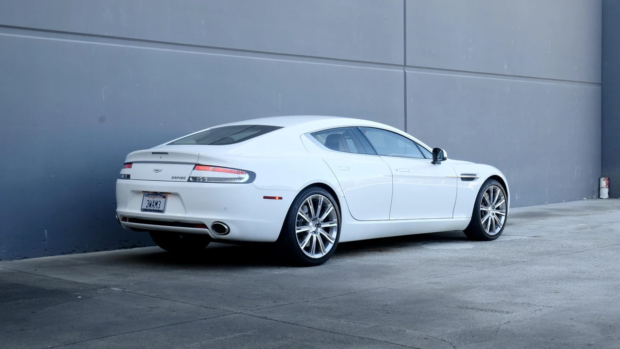 2012 Aston Martin Rapide - Image 22 of 31