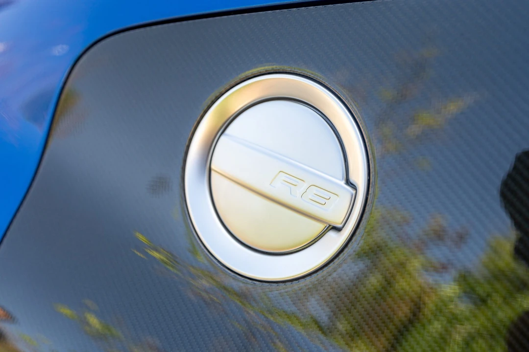 2012 Audi 42 R8 - Image 30 of 31