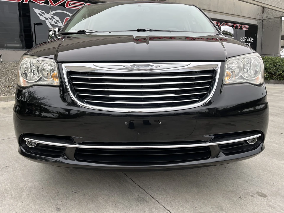 2012 Chrysler Town & Country - Image 20 of 31