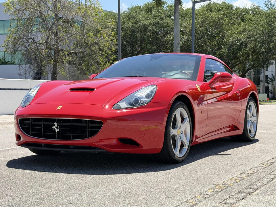 2012 Ferrari California - Image 14 of 31