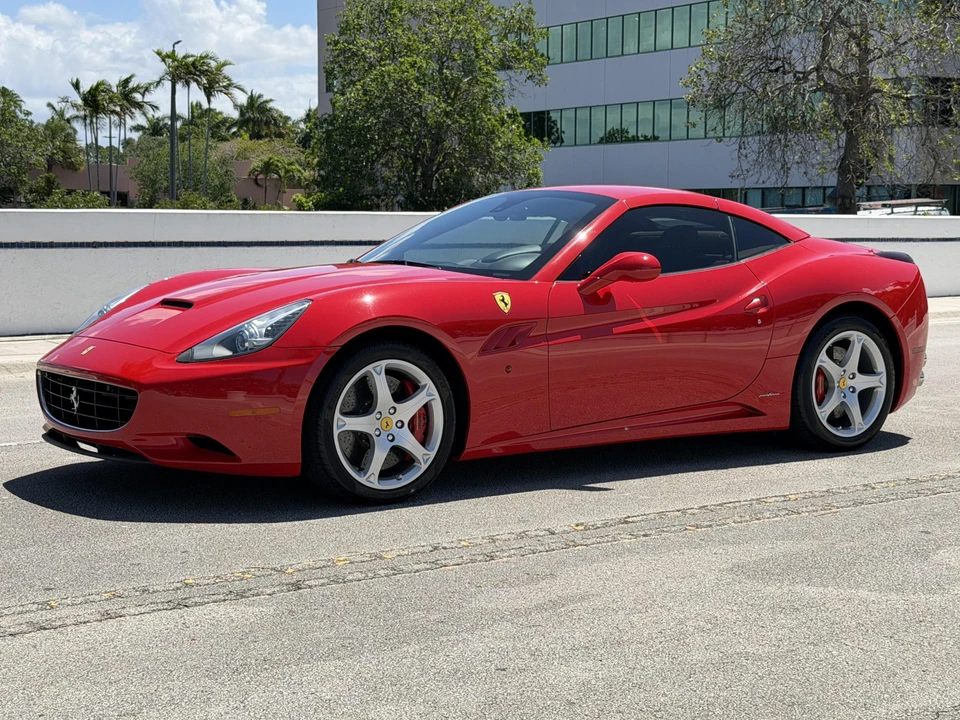 2012 Ferrari California - Image 12 of 31