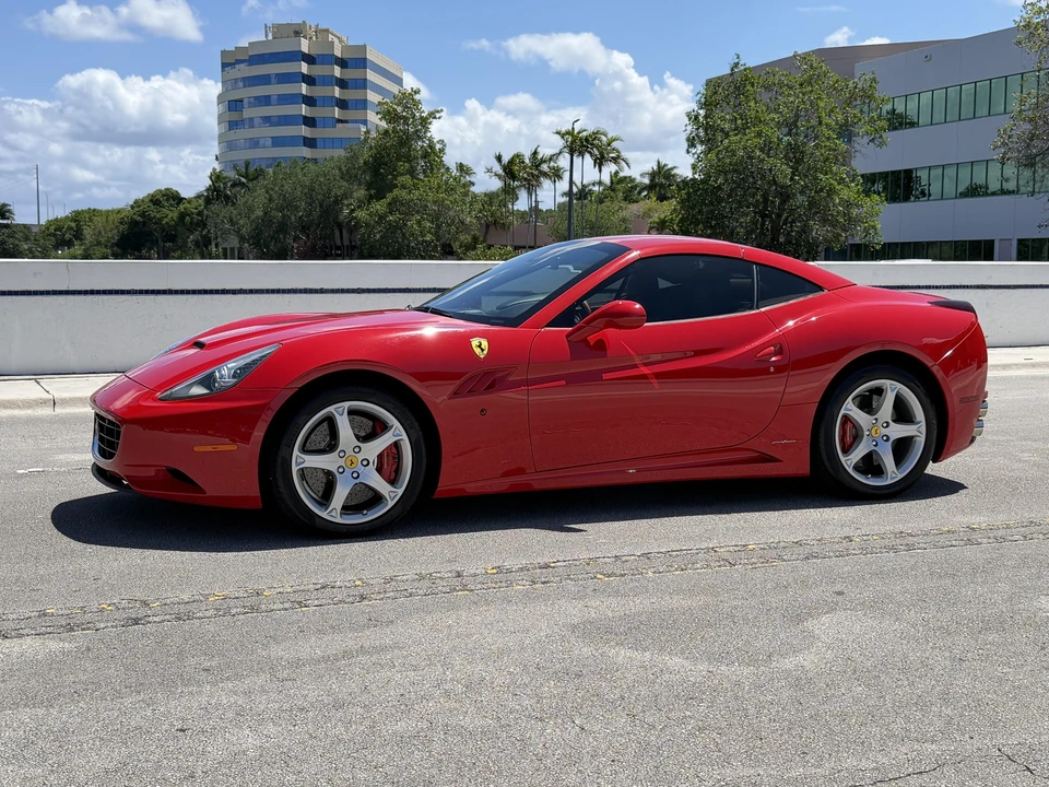 2012 Ferrari California - Image 11 of 31
