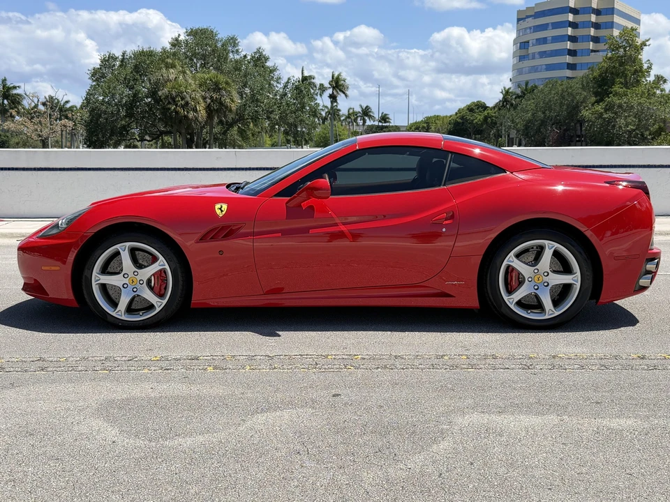 2012 Ferrari California - Image 10 of 31