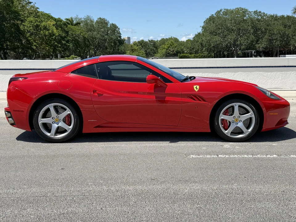 2012 Ferrari California - Image 4 of 31