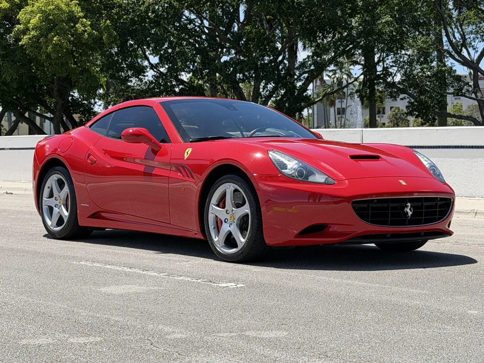2012 Ferrari California - Image 2 of 31