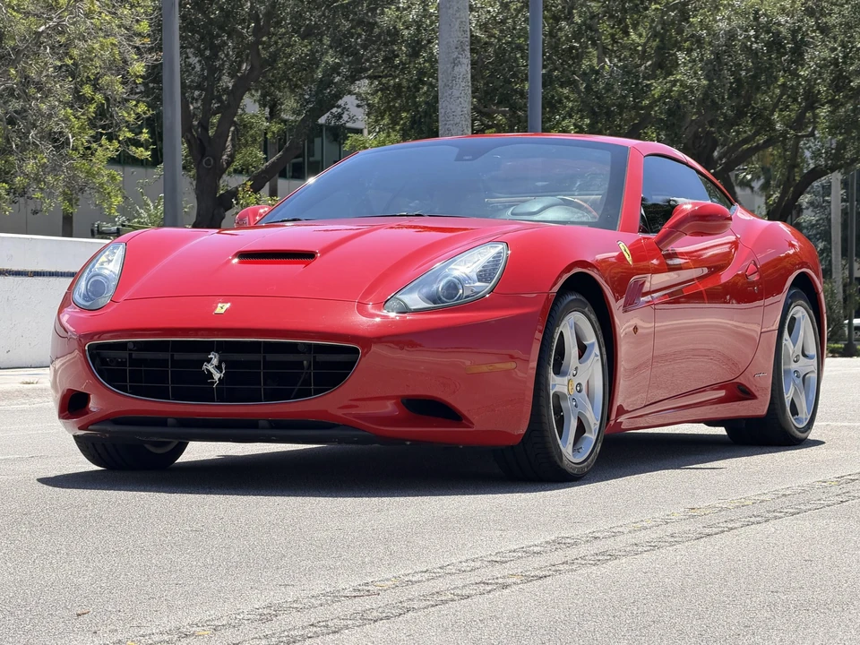 2012 Ferrari California - Image 15 of 31