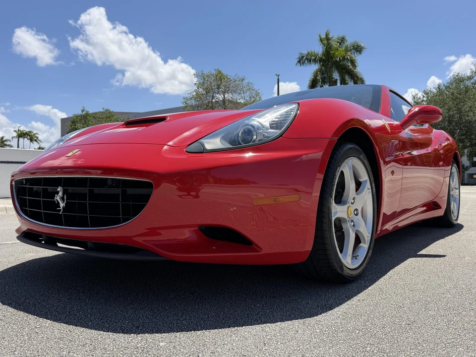 2012 Ferrari California - Image 16 of 31