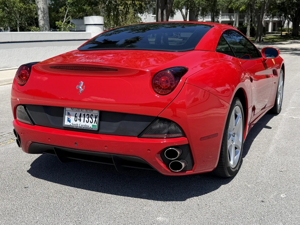 2012 Ferrari California - Image 28 of 31