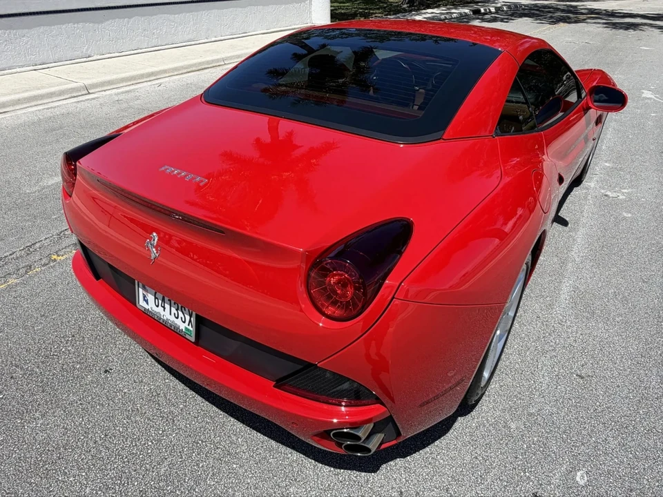 2012 Ferrari California - Image 25 of 31