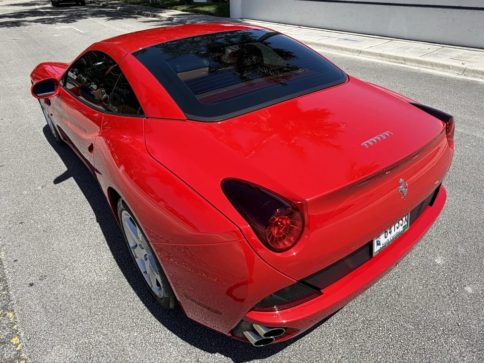 2012 Ferrari California - Image 17 of 31