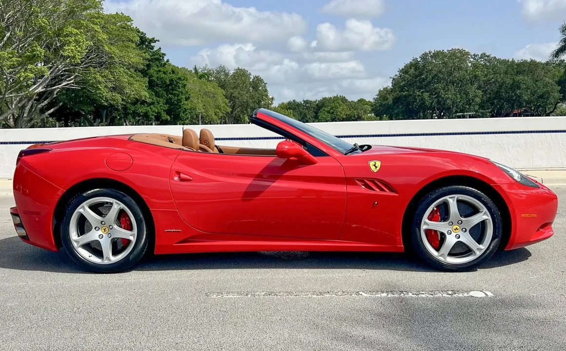 2012 Ferrari California - Image 24 of 31