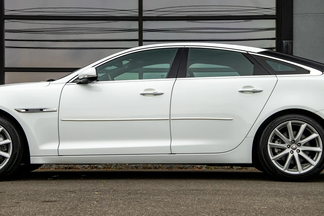 2012 Jaguar X351 XJ - Image 29 of 31