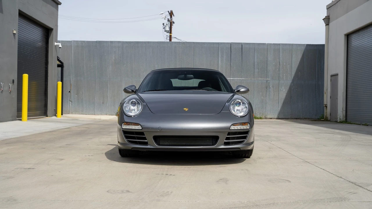 2012 Porsche - Image 11 of 31