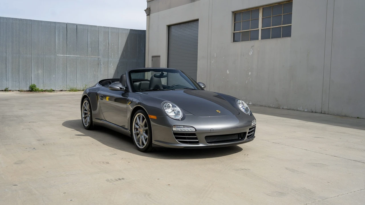 2012 Porsche - Image 14 of 31