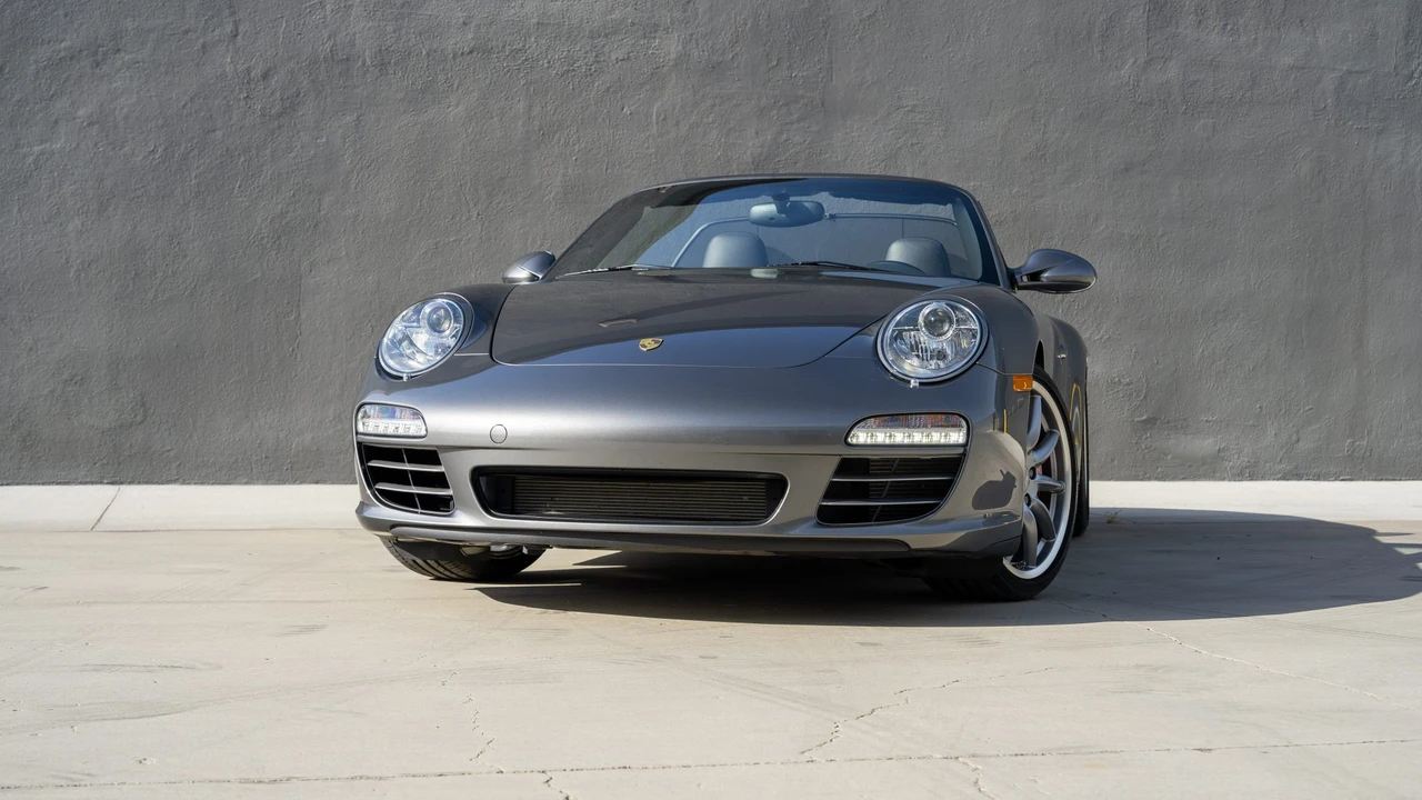 2012 Porsche - Image 8 of 31