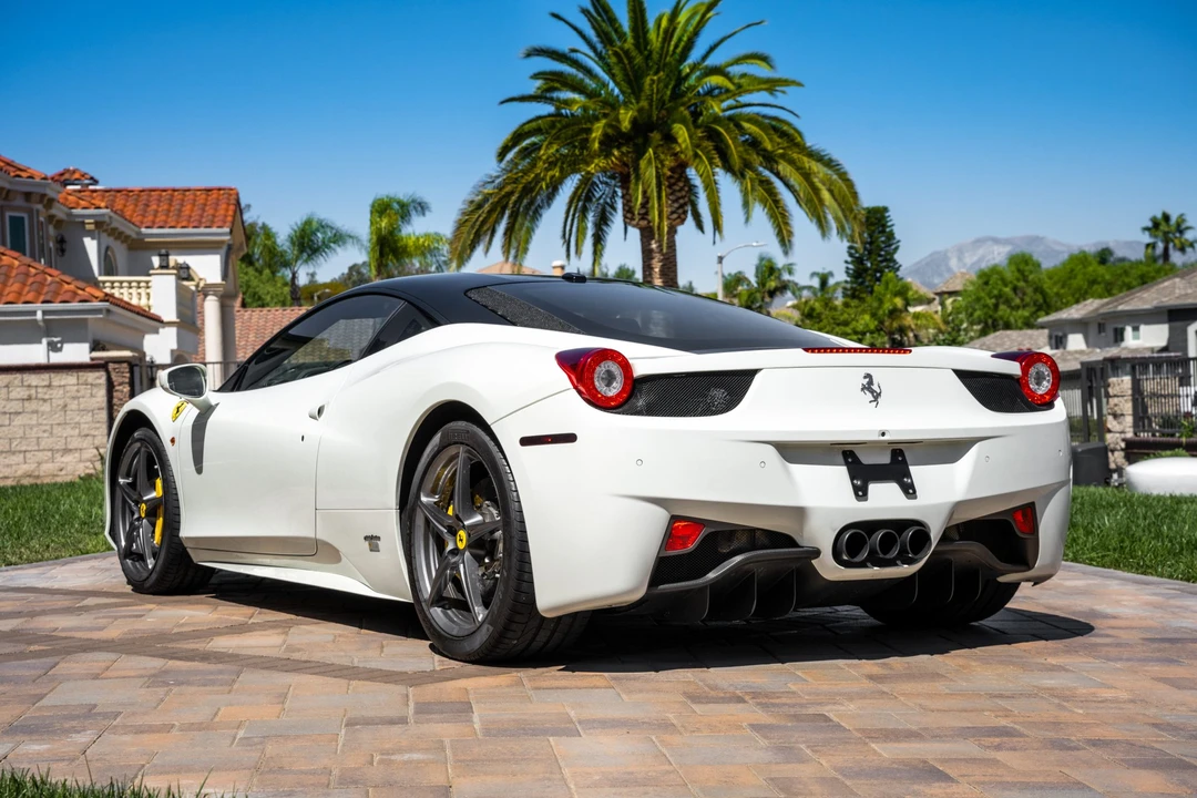 2013 Ferrari 458 Italia - Image 9 of 31