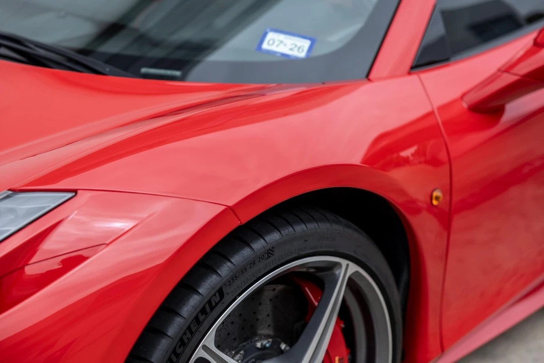 2013 Ferrari 458 Spider - Image 26 of 31