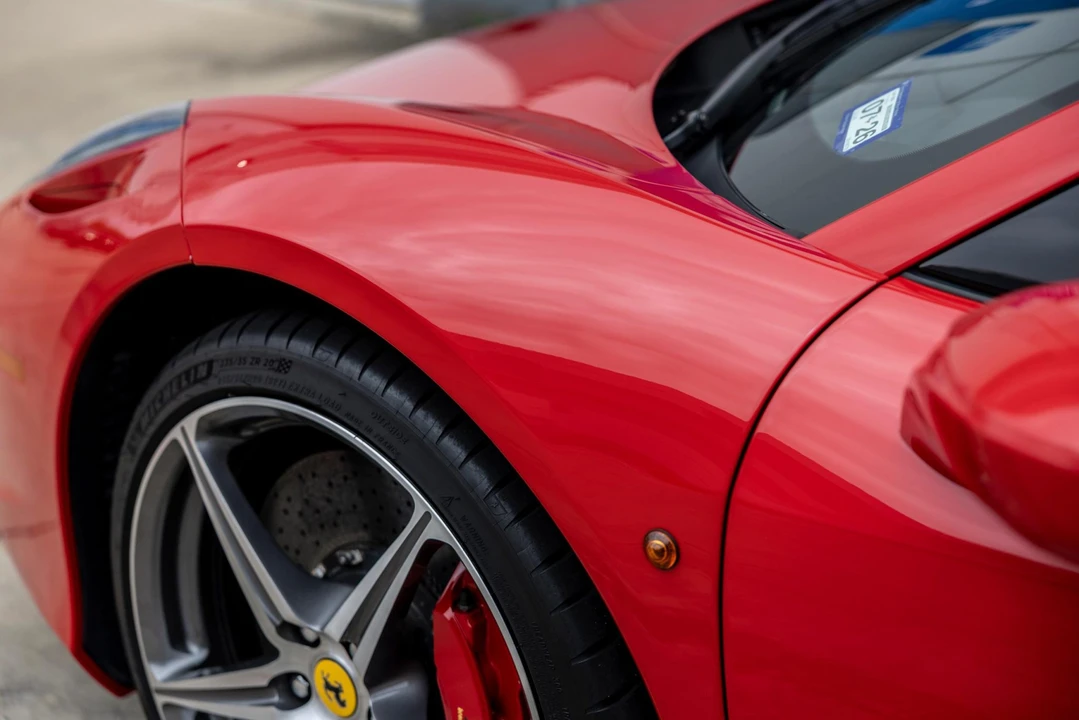 2013 Ferrari 458 Spider - Image 27 of 31