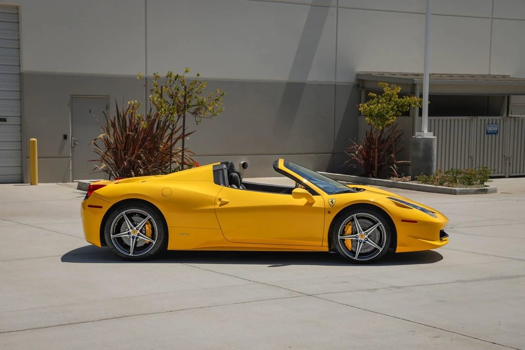 2013 Ferrari 458 Spider - Image 10 of 31