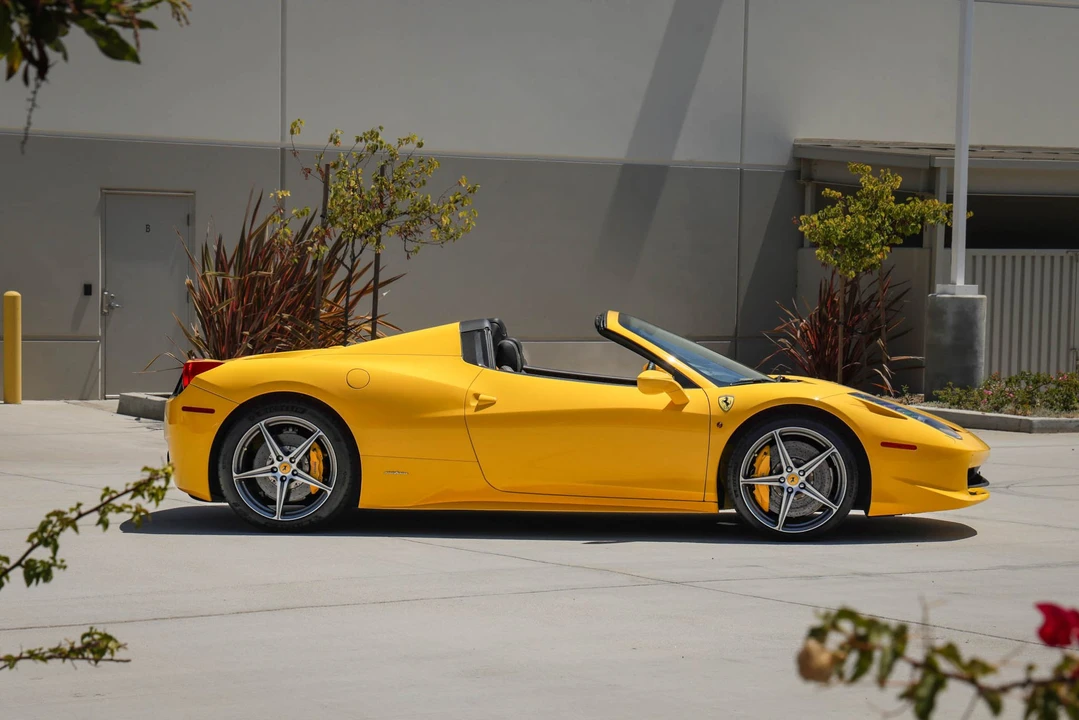 2013 Ferrari 458 Spider - Image 11 of 31