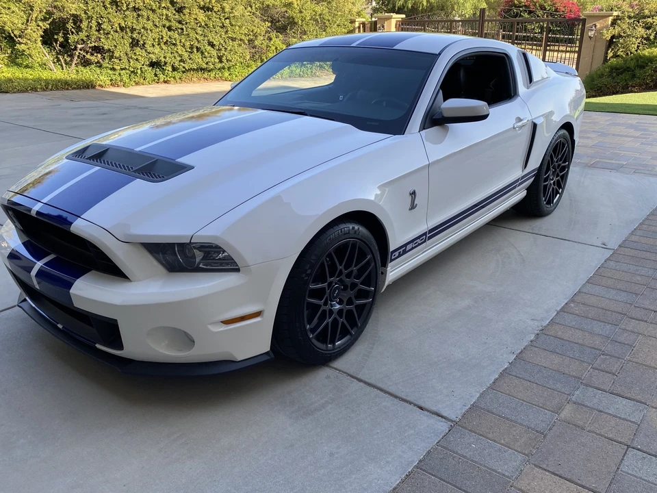 2013 Ford S197 II Shelby Mustang GT500 - Image 2 of 31
