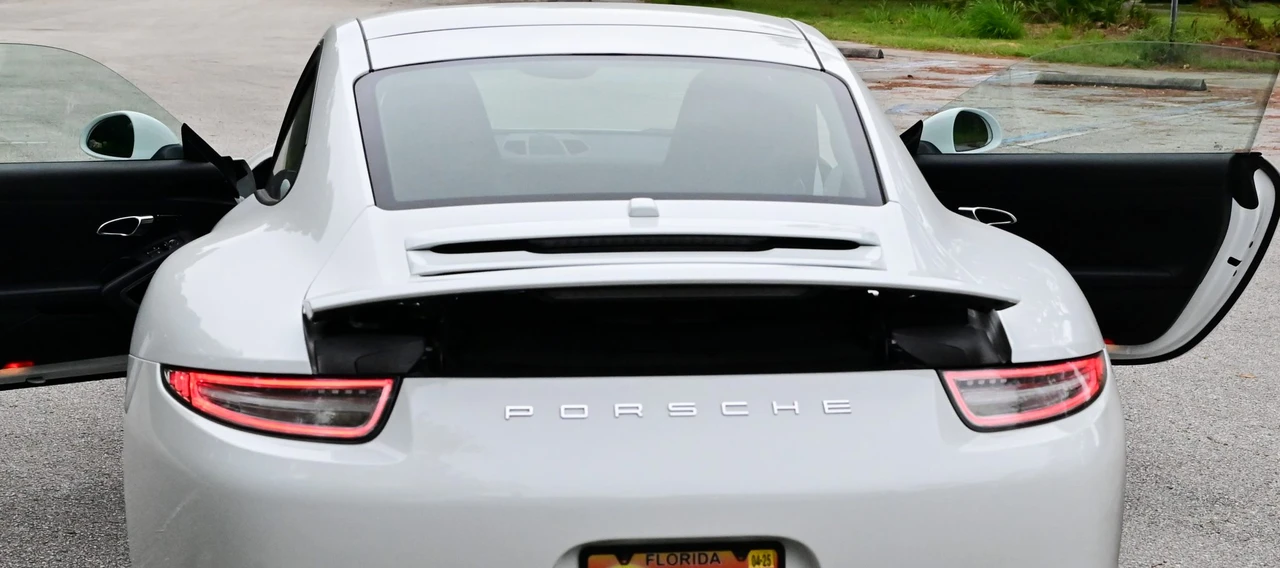 2014 Porsche 991 Carrera - Image 28 of 31