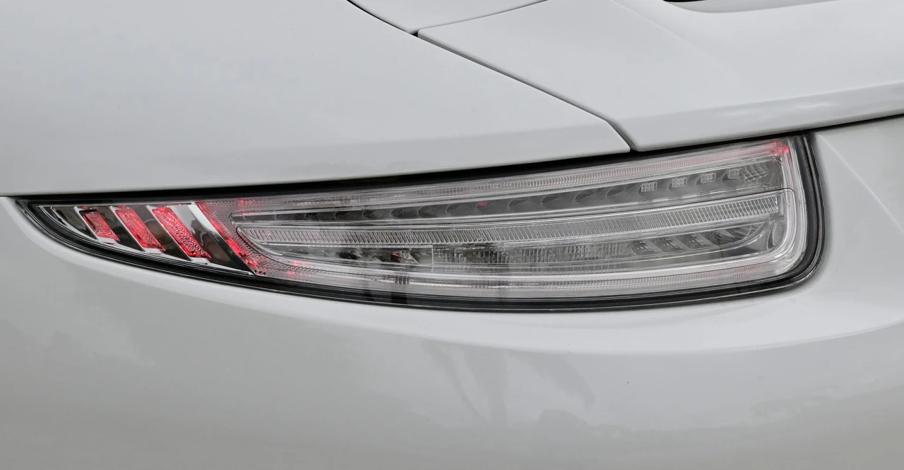 2014 Porsche 991 Carrera - Image 26 of 31