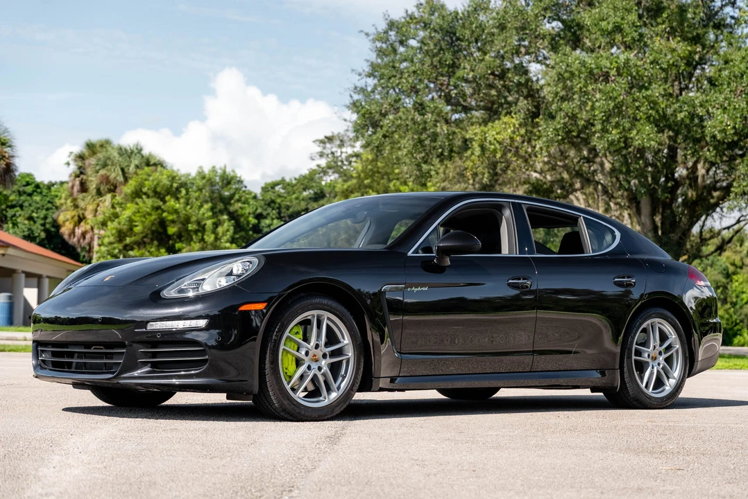 2014 Porsche 970 Panamera S - Image 2 of 31
