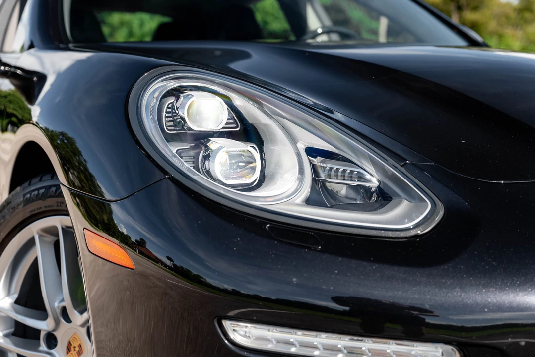 2014 Porsche 970 Panamera S - Image 15 of 31
