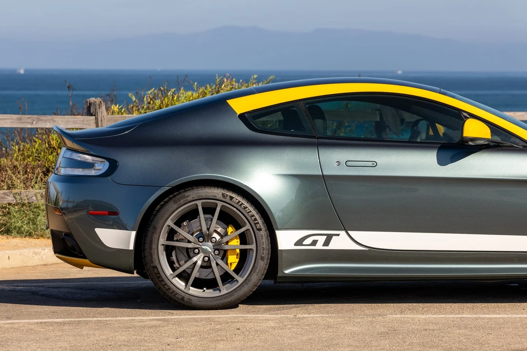 2015 Aston Martin V8 Vantage (2006-2017) - Image 25 of 31