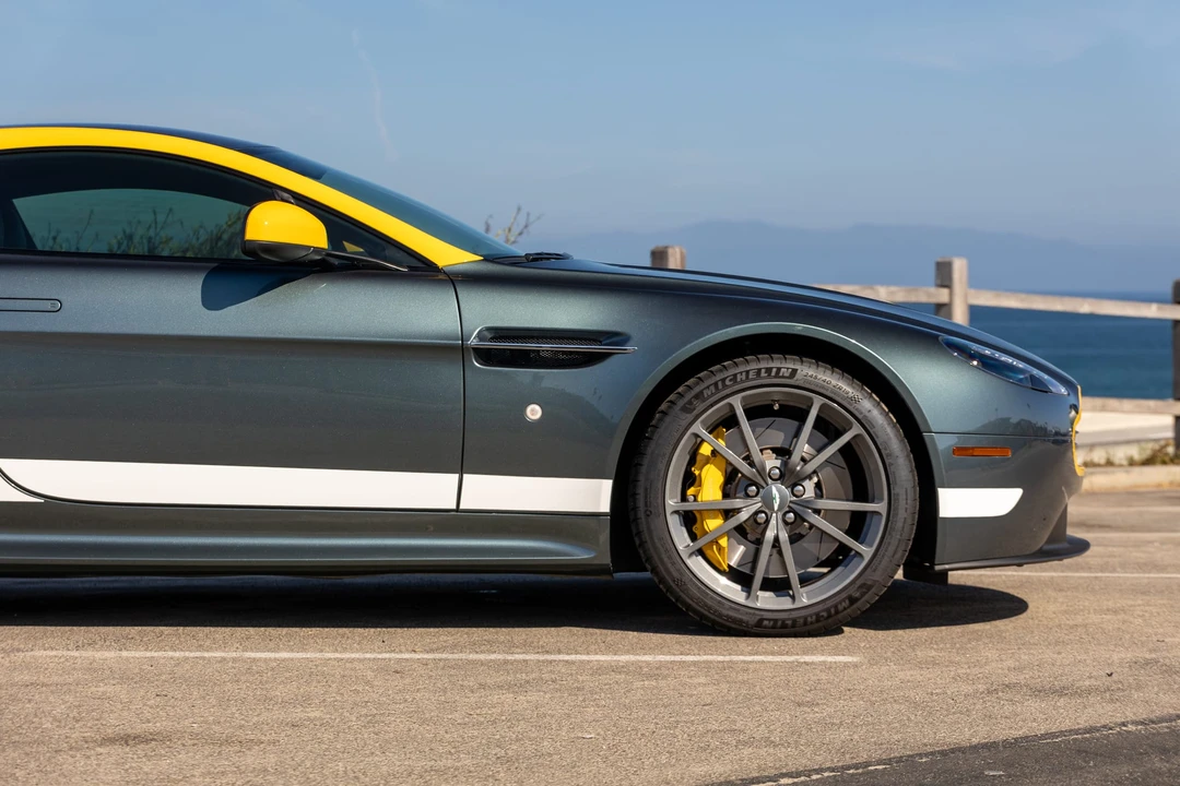 2015 Aston Martin V8 Vantage (2006-2017) - Image 26 of 31