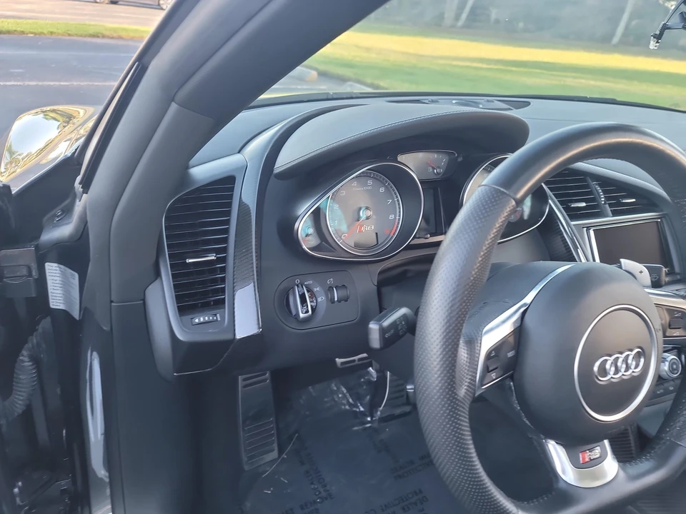 2015 Audi 42 R8 - Image 26 of 31