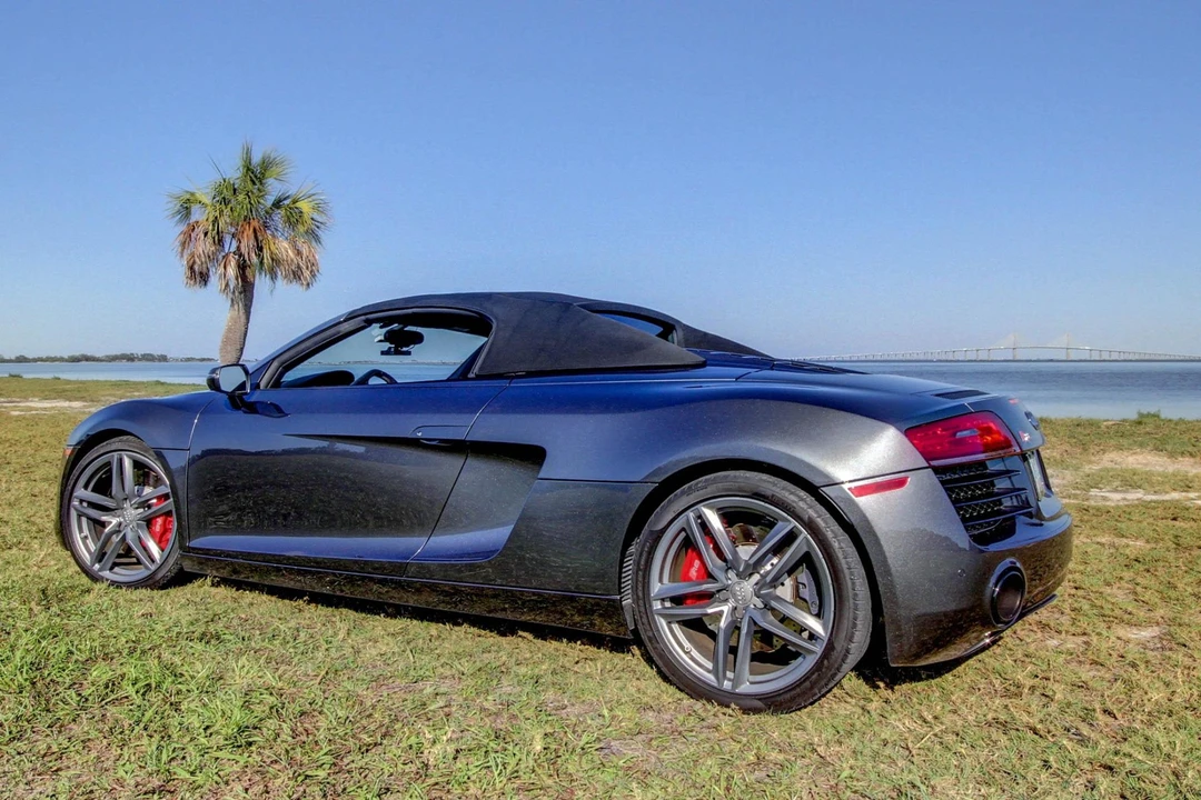 2015 Audi 42 R8 - Image 14 of 31