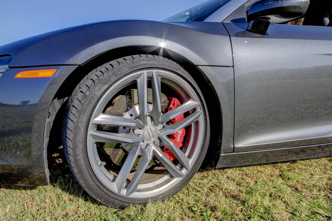 2015 Audi 42 R8 - Image 26 of 31