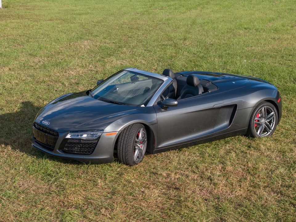2015 Audi 42 R8 - Image 2 of 31